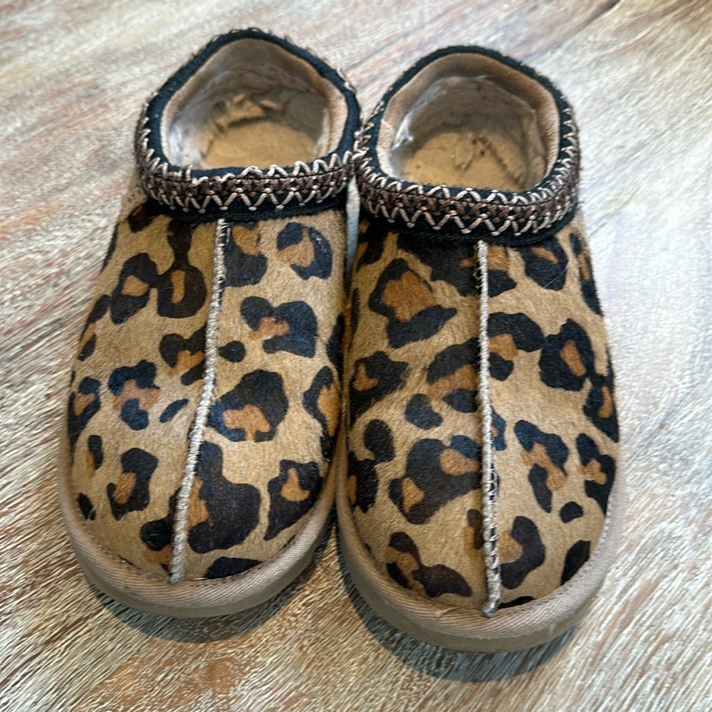 Ugg clogs
